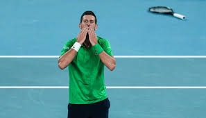 邮报：曼联的球探上周考察了奥林匹亚科斯中场穆扎基蒂斯